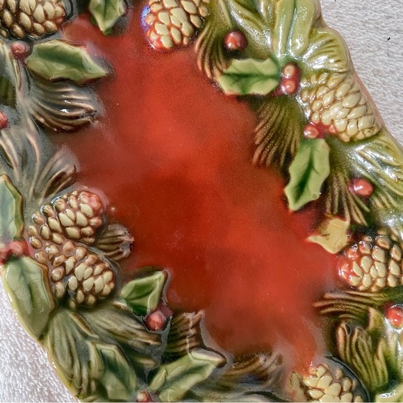 Ceramic Handled Small Platter Red Oblong Shaped Christmas Style w/Holly Border - Picture 6 of 11